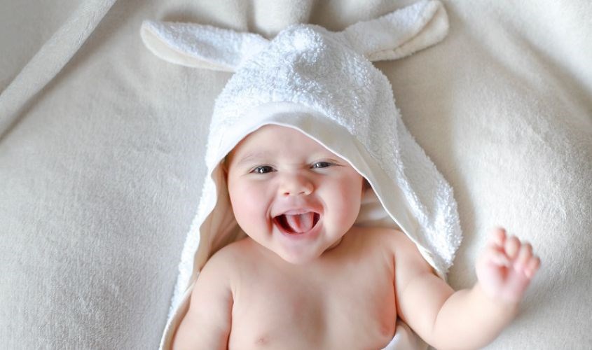 Tuyệt đối không đặt tên bé trai họ Lê trùng với tên ông bà tổ tiên tránh phạm húy. Tuyệt đối không đặt tên bé trai họ Lê trùng với tên ông bà tổ tiên tránh phạm húy.