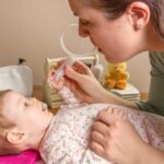 Máy hút mũi là thiết bị dùng để lấy dịch mũi và đờm bên trong mũi của trẻ