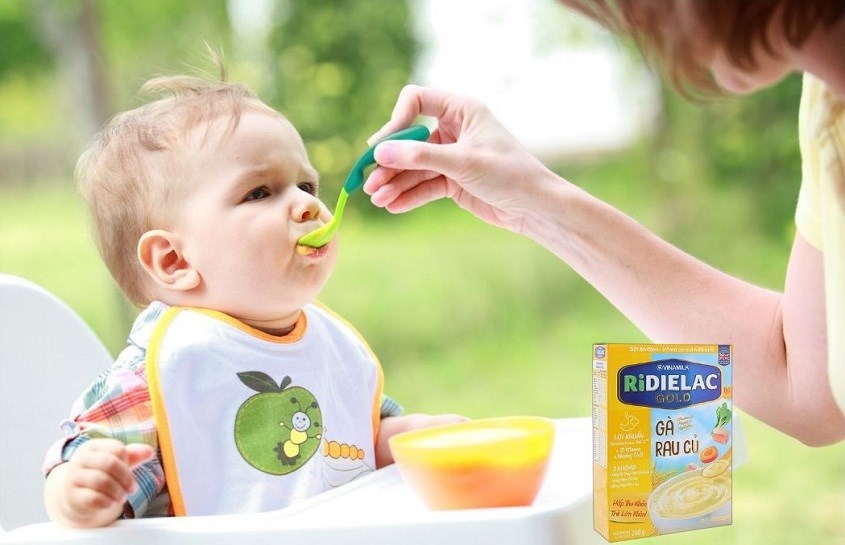 Bột ăn dặm Vinamilk RiDielac Gold gà rau củ hộp 200g Bột ăn dặm Ridielac gà rau củ